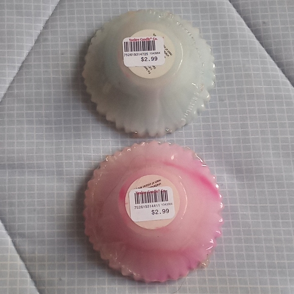 Bundle of Two Floating Yankee Candles - Picture 2 of 2
